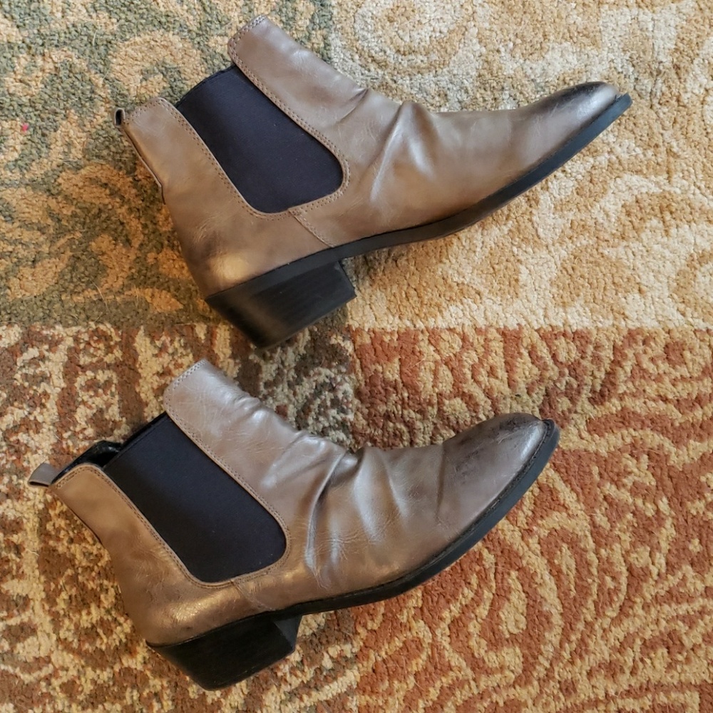 Arizona Jean Co. Distressed Booties